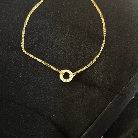 Elegant Gold Necklace - Picture 1 of 3